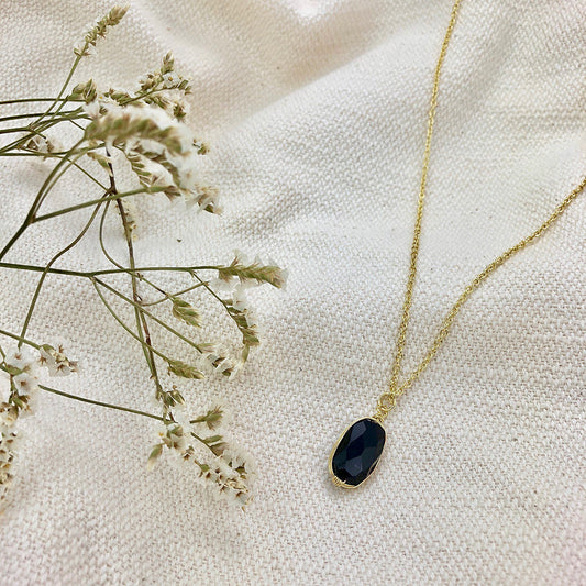 قلادة من الكوارتز الأسود